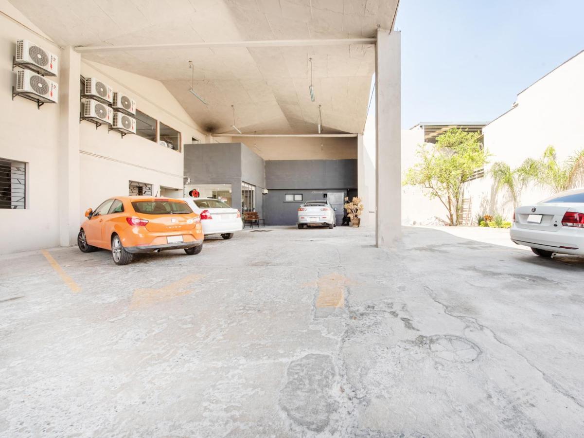 Hotel 202 Monterrey Exterior photo